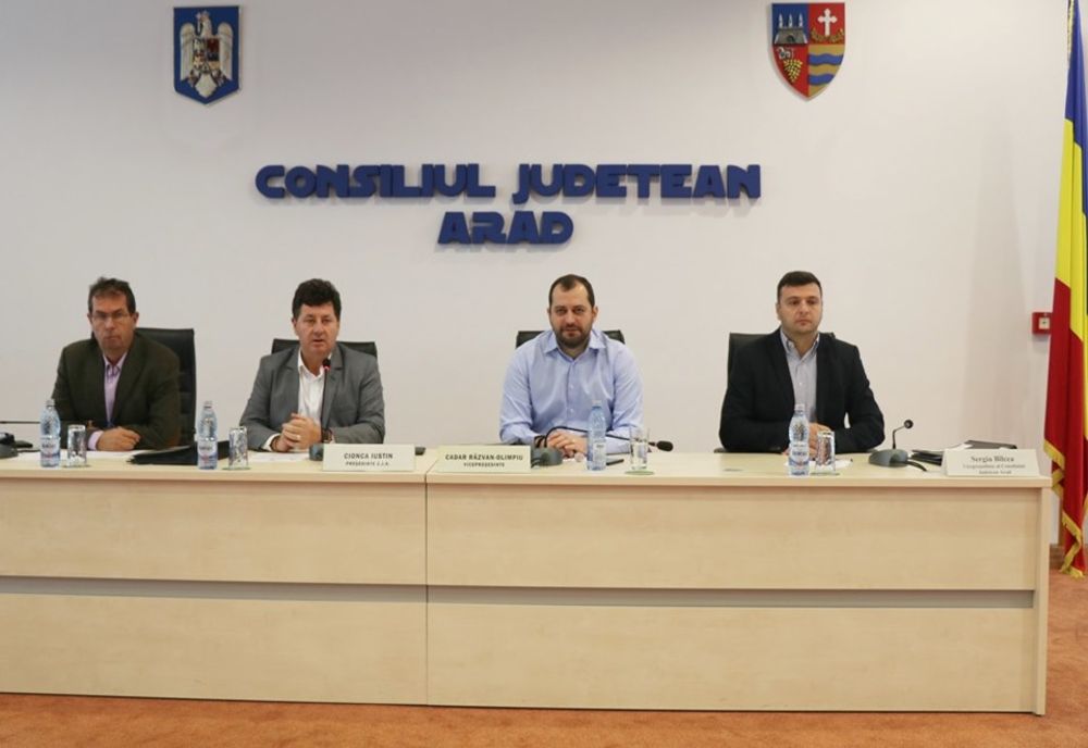 Arad: AUDIO Consiliul Județean Arad a descoperit soluția prin care zeci de localități vor avea transport public și după data de 2 decembrie