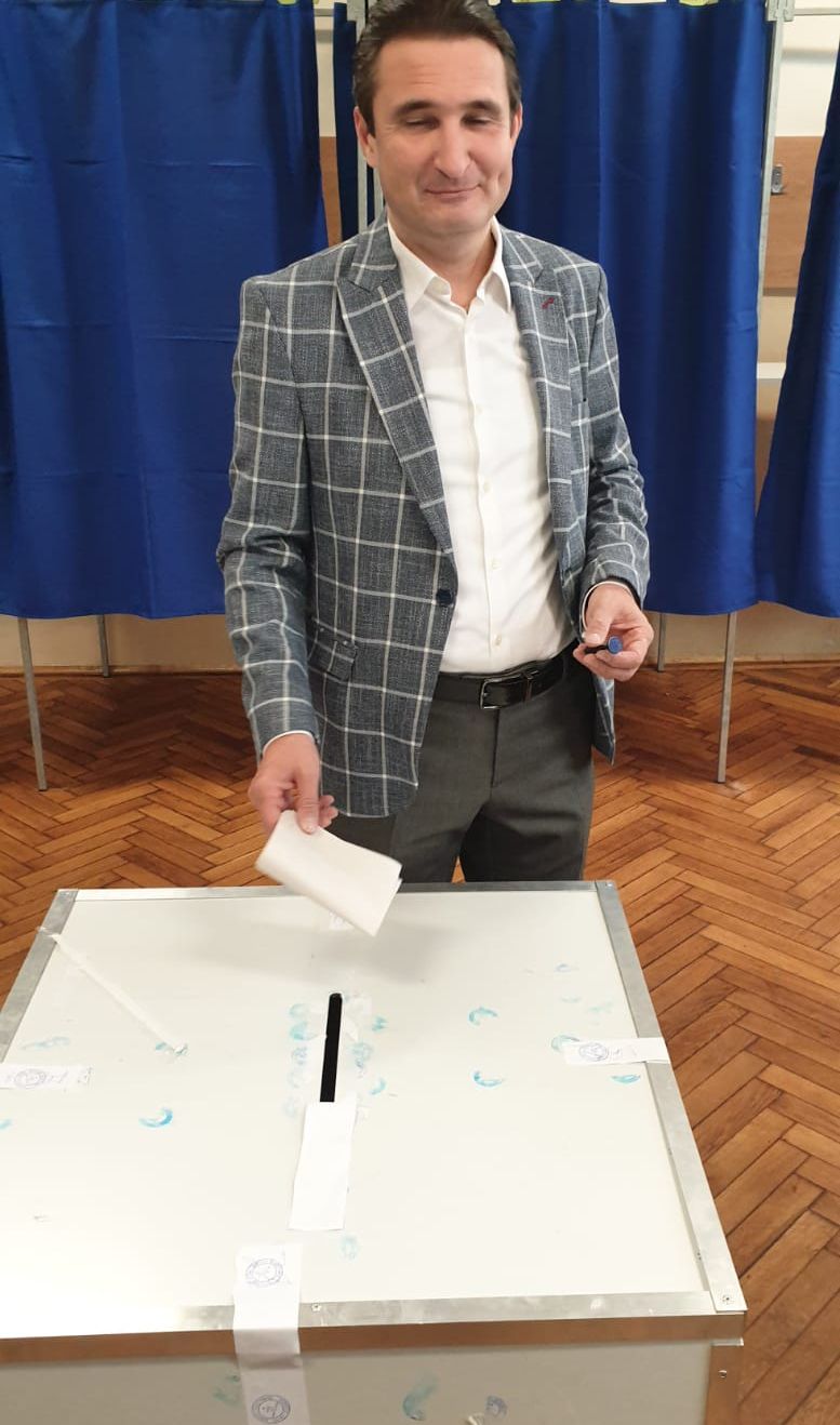 ARADCU 00 PRIMAR CALIN BIBART VOTARE DUM10NOV (1)