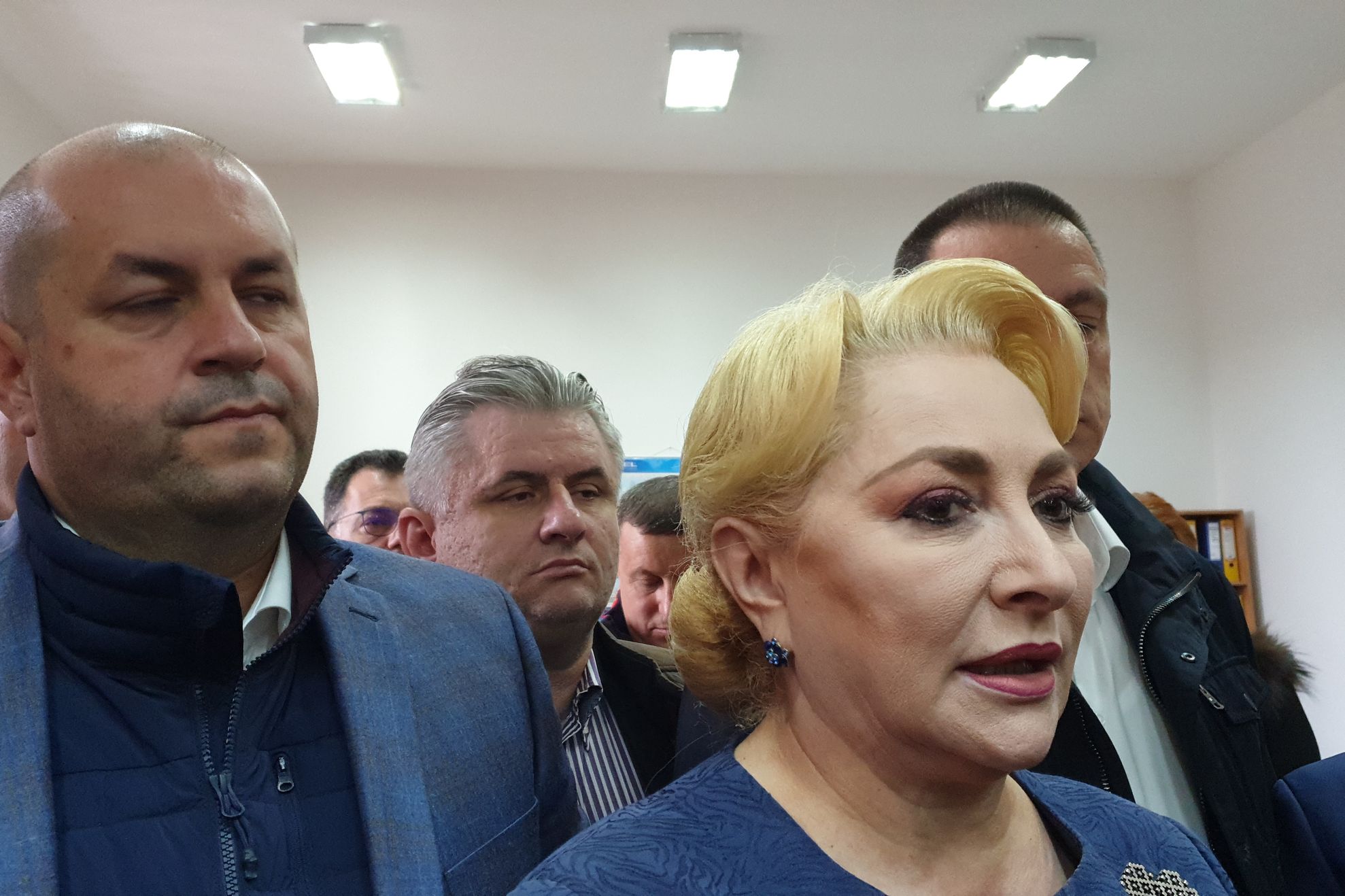 ARADCU 00 VIORICA DANCILA DOREL CAPRAR MIHAI FIFOR SA02NOV (8)