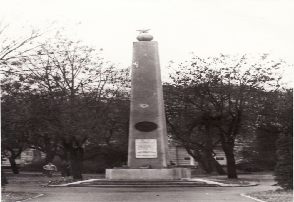 Arad: 74 de ani de la dezvelirea Monumentului Soldaților Sovietici, în locul căruia a fost construită prima Catedrală Ortodoxă din România după 1989