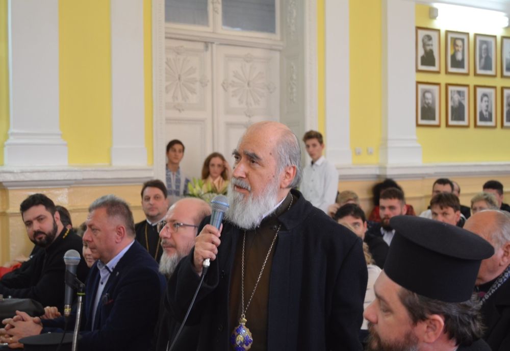   Arad: Seminarul Teologic Ortodox din Arad a sărbătorit 25 de ani de la înființare. Școala teologică ortodoxă română are o tradiție mult mai mare la Arad