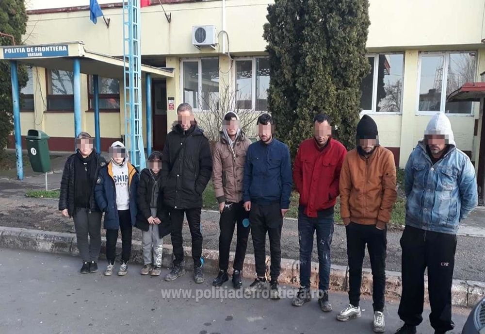 Arad: 8 migranți din Irak, cu taxiul ca să treacă ilegal frontiera cu Ungaria