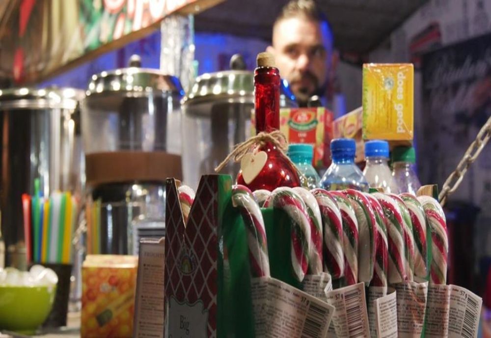 Arad: Târgul de Iarnă din centrul Aradului, prelungit de către primarul Călin Bibarț. Motivul