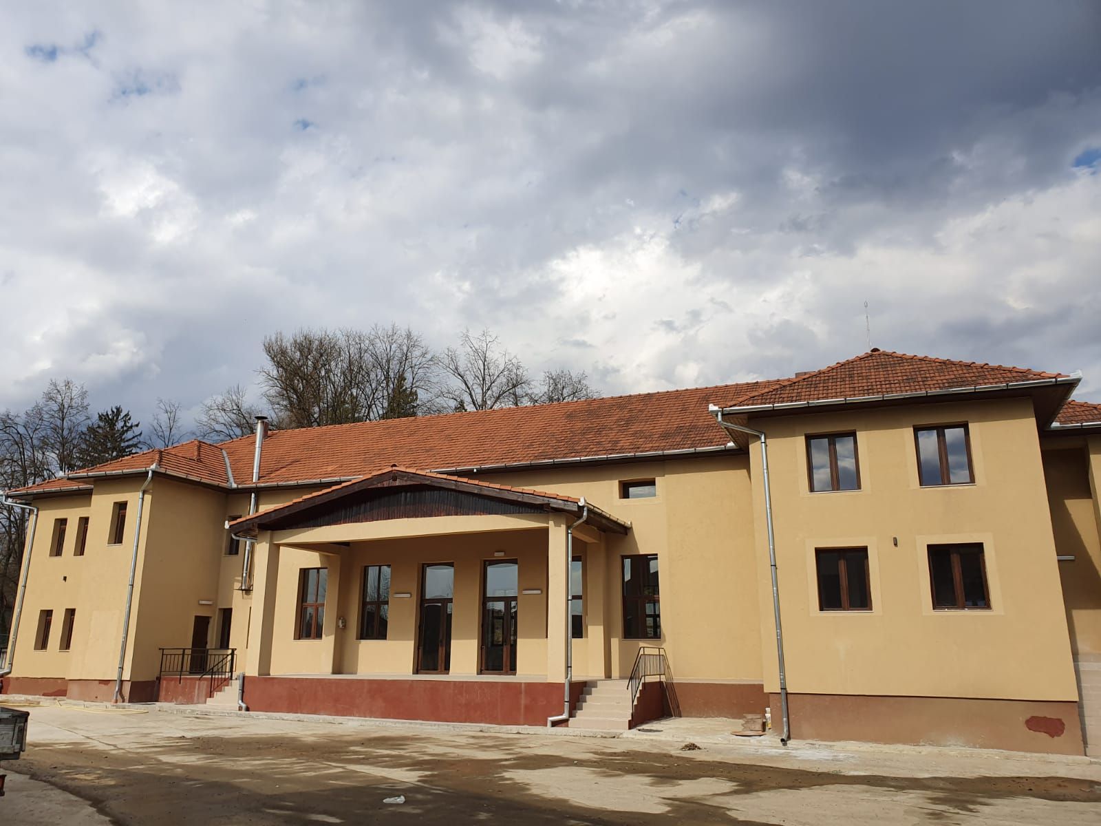 ARADCU 00 SAVARSIN JOI27FEB 3