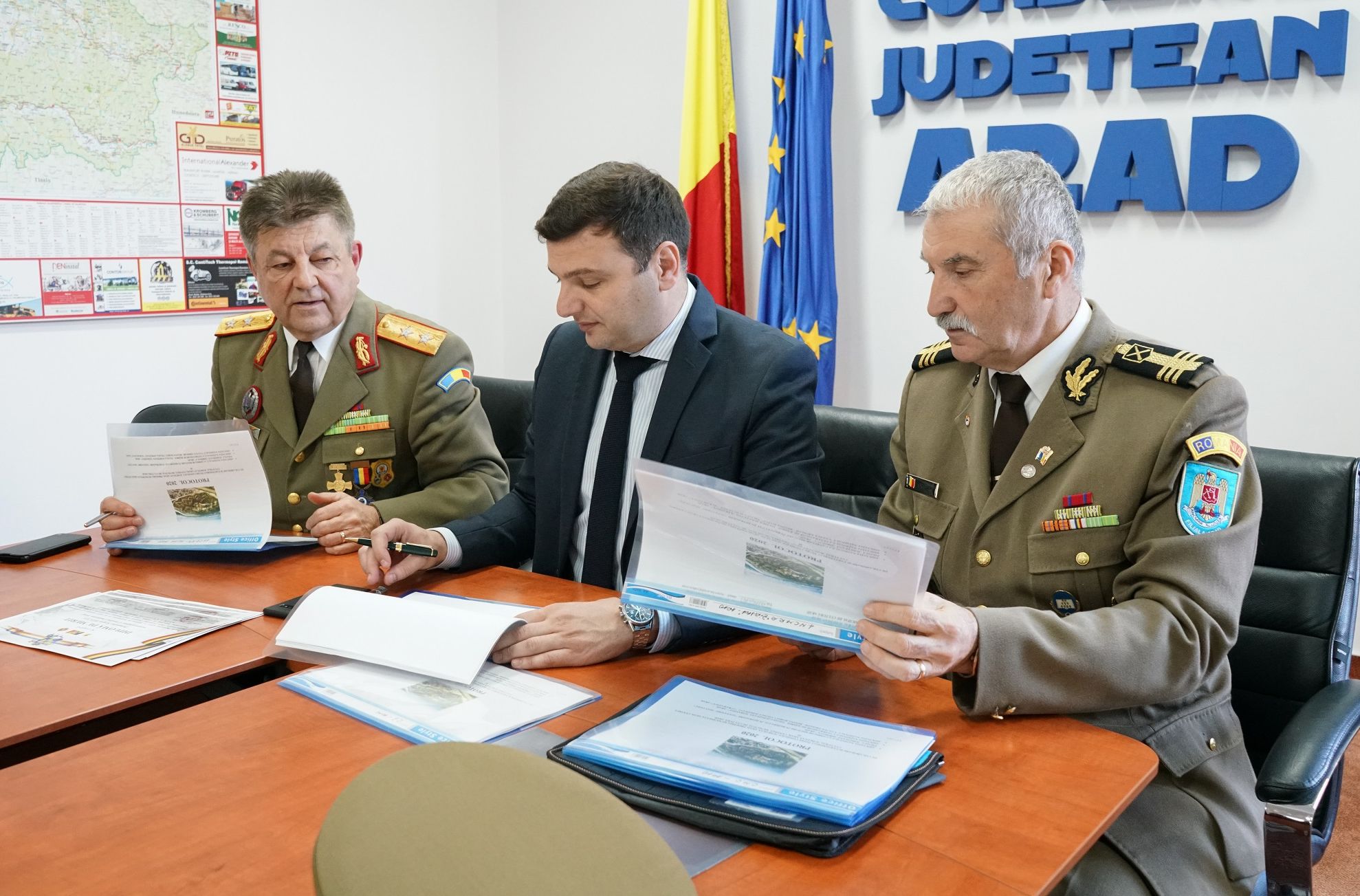 ARADCU 00 SERGIU BILCEA MILITARI VETERANI CJ ARAD LU17FEB (1)