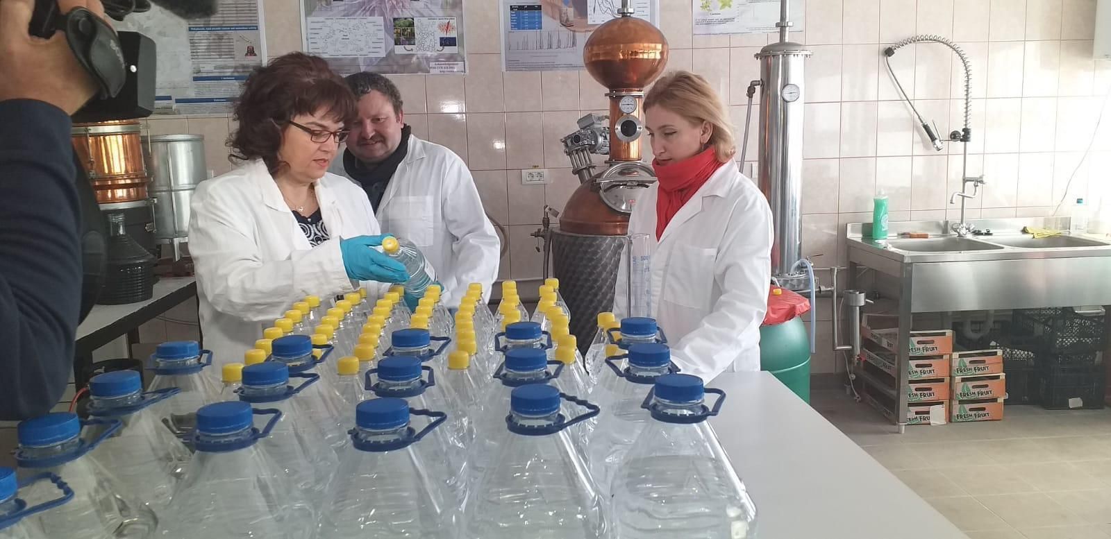 ARADCU 00 DEZINFECTANȚI UAV RAMONA LILE UAV MA14APR (3)