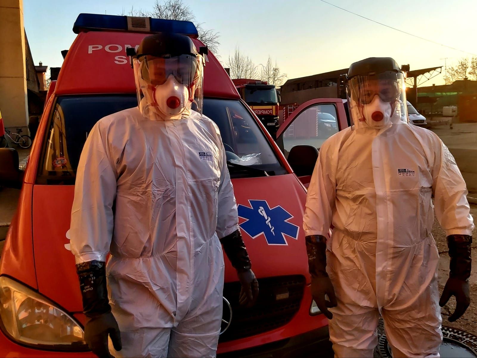 ARADCU 00 MATERIALE PROTECTIE ISU PREFECTURA ARAD VI10APR 5