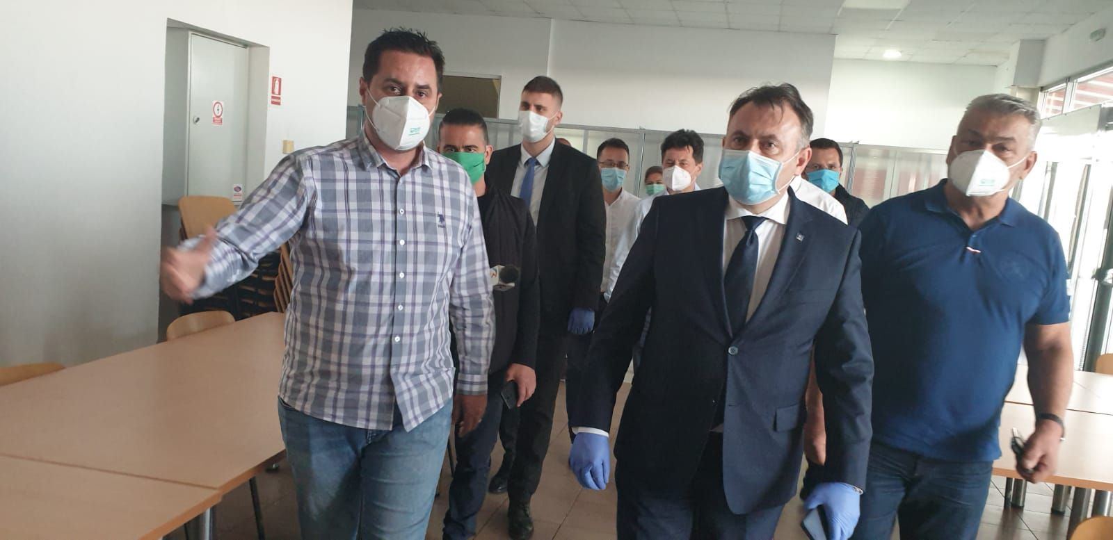 ARADCU 00 MINISTRU SANATATII NELU TATARU ARAD COMPLET JOI23APR (12)