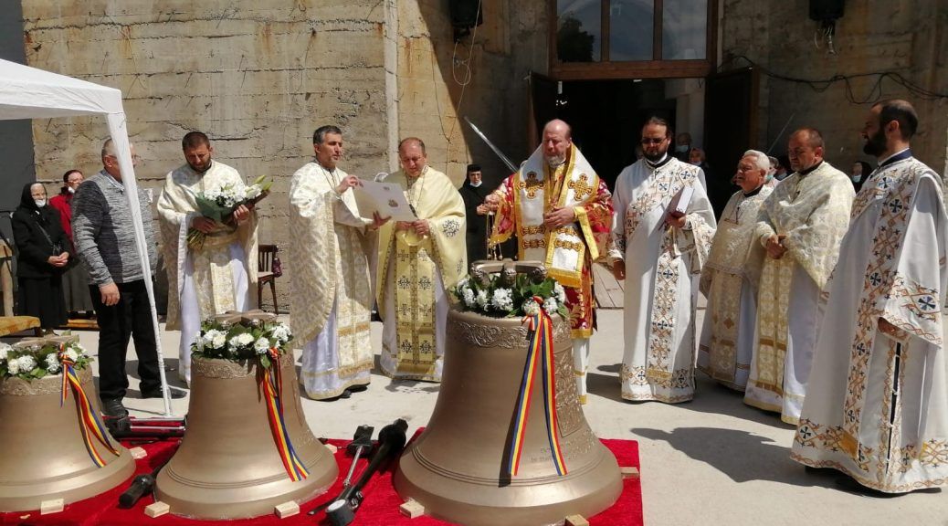 ARADCU 00 CLOPOTE BISERICA EMILIAN CRISANUL JOI28MAI