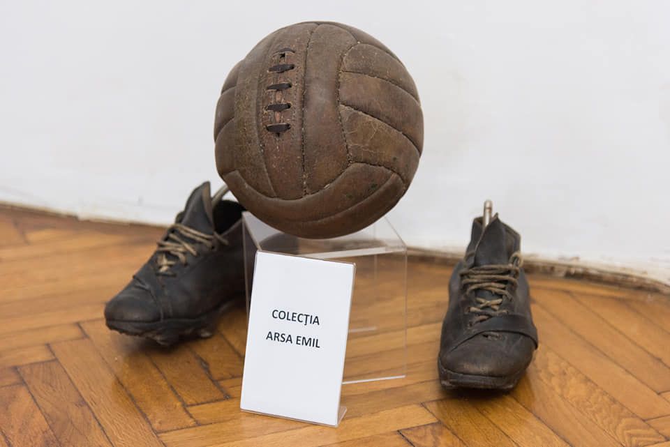 ARADCU 00 FOTBAL MUZEU VI15MAI