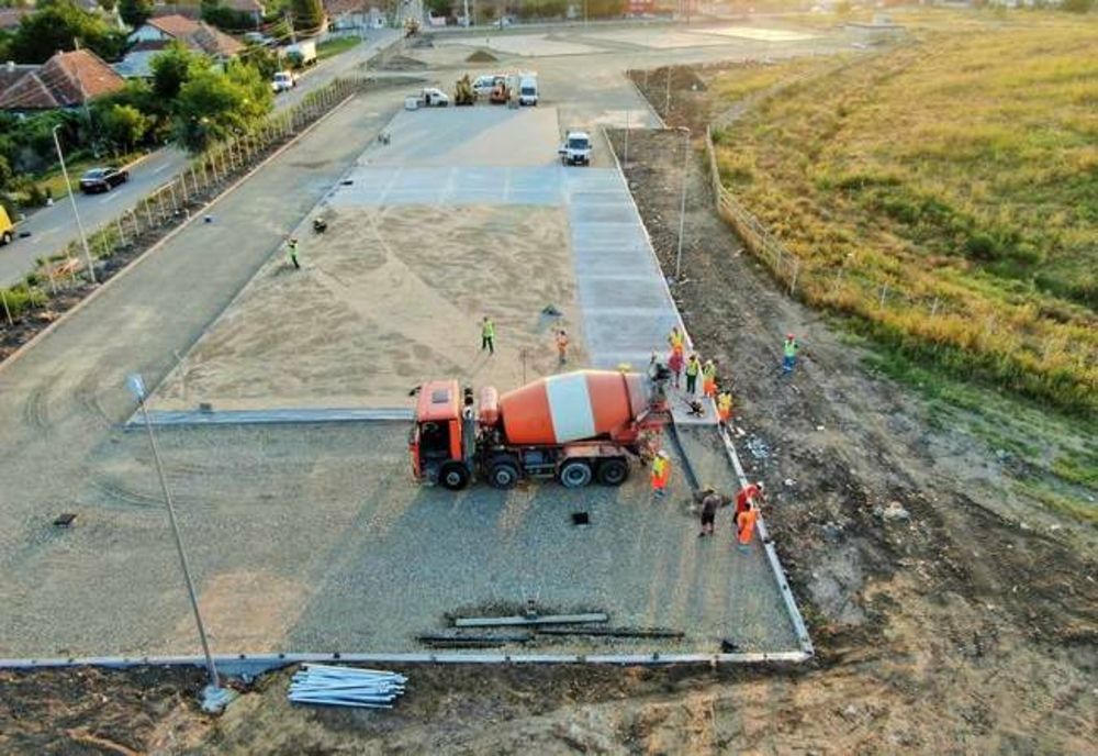 Una dintre cele moderne piețe de lemne din țară a fost amenajată la Arad