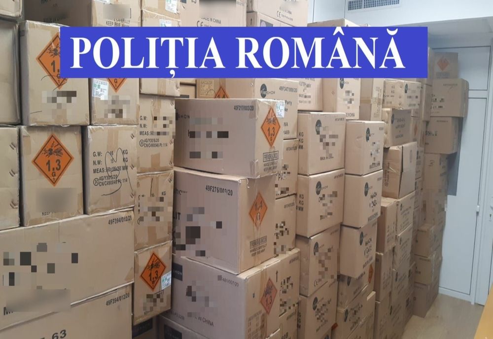FOTO | Bărbaţi din Timiş şi Arad prinşi în  județul  Cluj cu mii de kilograme de articole pirotehnice