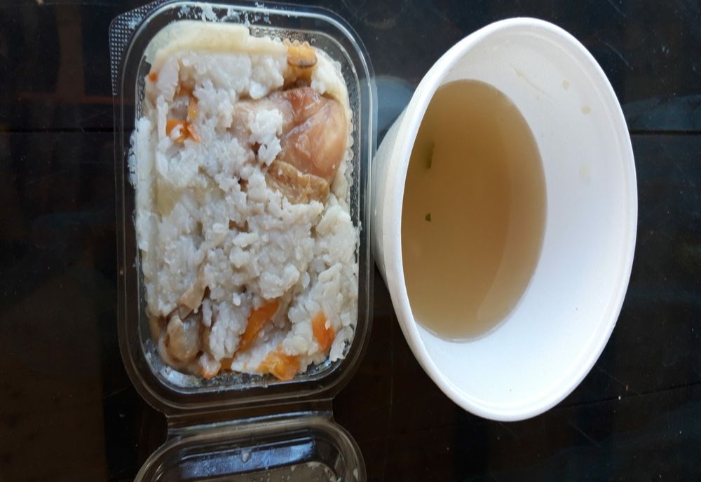 100 de meniuri zilnice pentru oamenii fără adăpost din Arad