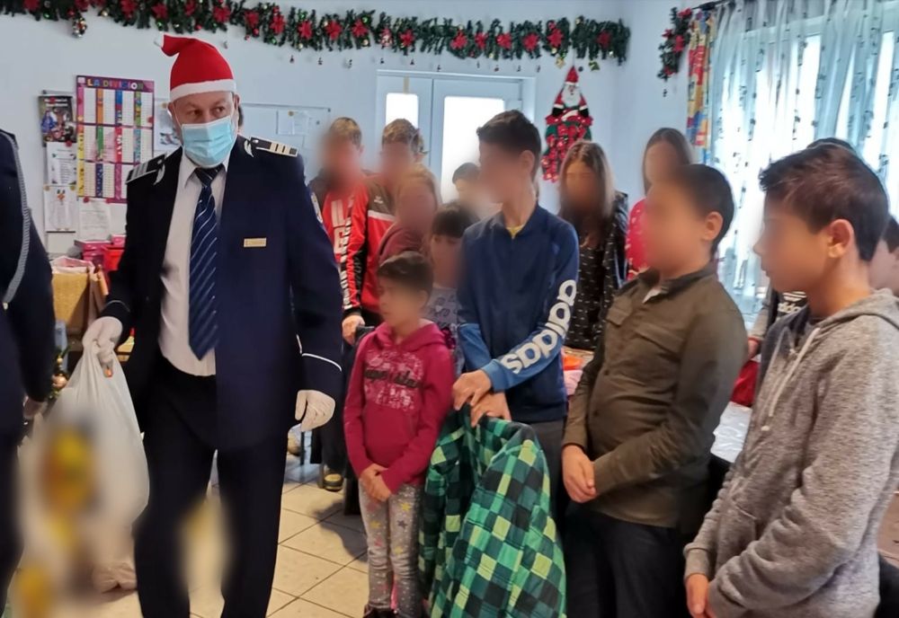 Polițiștii au preluat rolul lui Moș Crăciun
