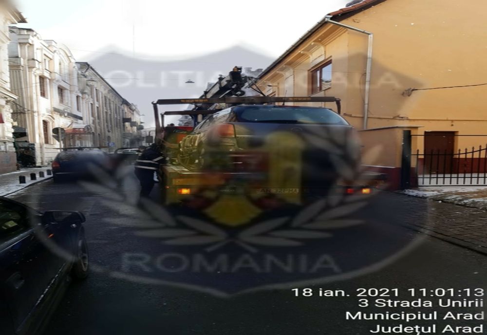 Atenție, șoferi! La Arad se ridică mașinile parcate neregulamentar. Unde puteți sesiza acest lucru