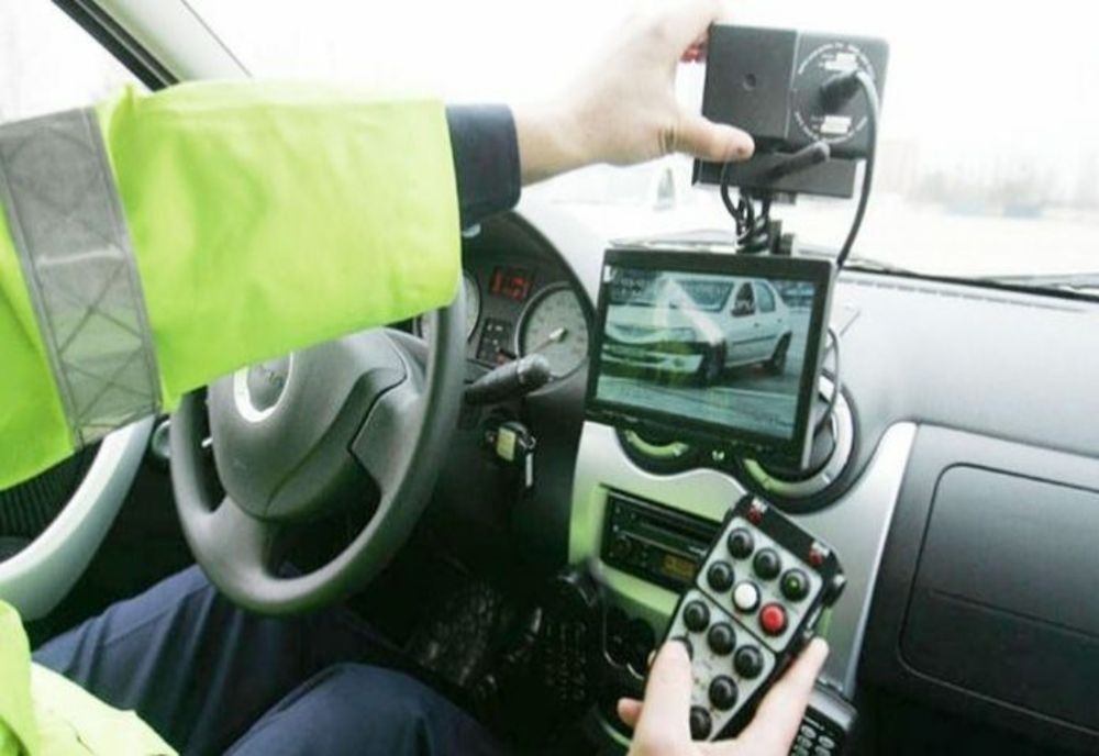 Olt: Şofer din Arad pus sub control judiciar după ce a încercat să mituiască un poliţist