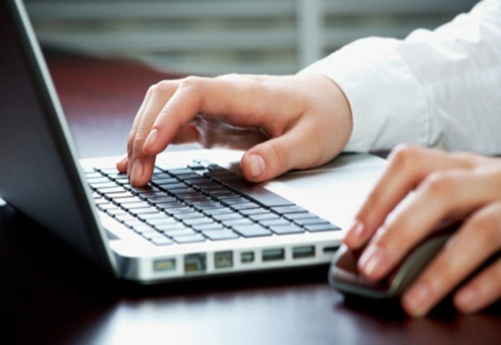 Peste 1 milion de accesări