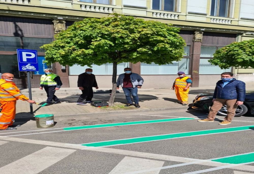 Parcare gratuită pentru scutere, mopede și motociclete , la Arad