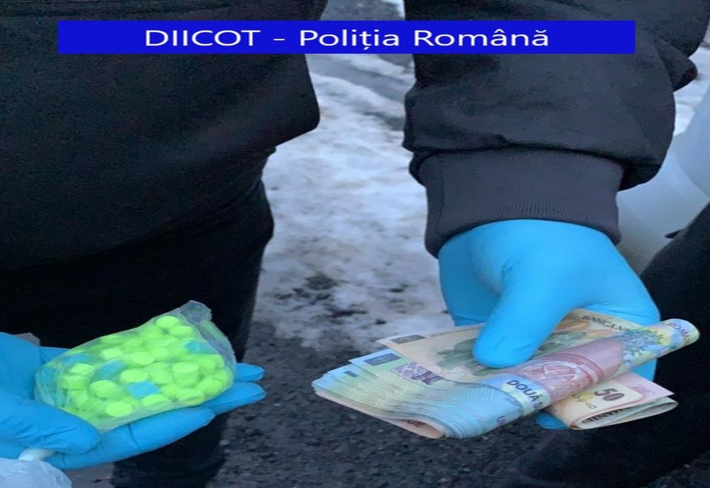 Tânăr dorgat, înarmat cu o șurubelniță, atac într-un supermarket