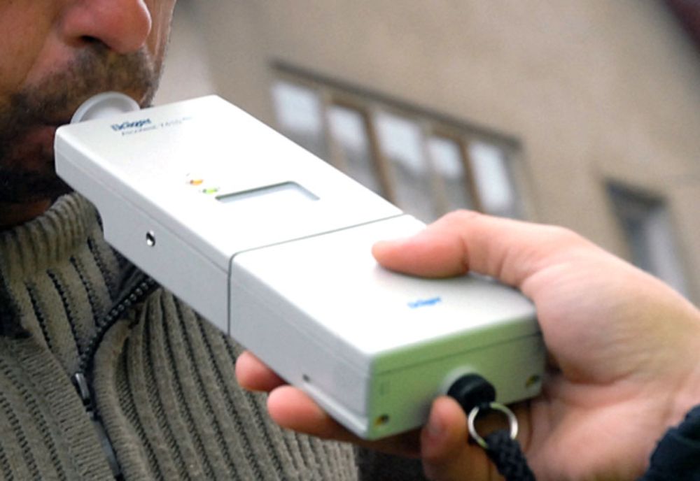 Cu alcool la volan, în mijlocul zilei