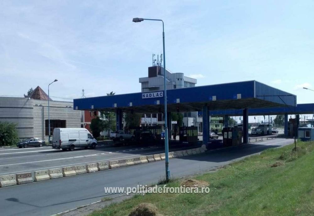Începe vaccinarea anti-COVID în centrul din vama Nădlac II