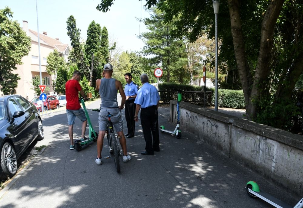 Trotinetele electrice, destinate doar celor care au împlinit 14 ani