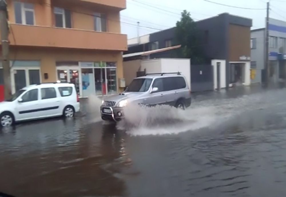 Rupere de nori în județul Arad. S-a emis mesaj ROAlert