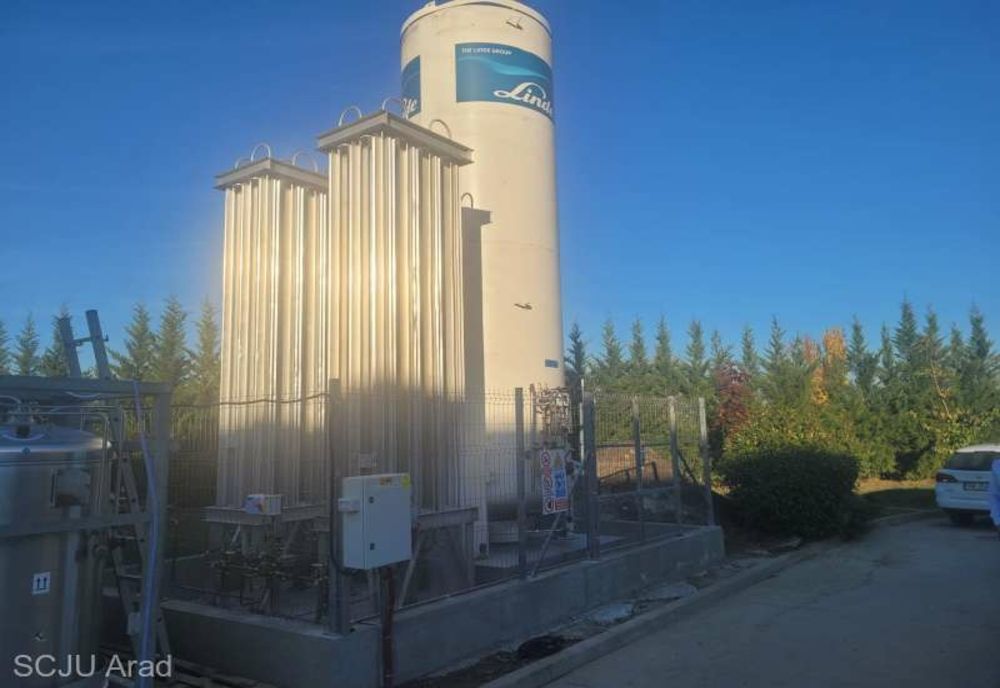 Spitalul Judeţean a pus în funcţiune un stocator de oxigen cu o capacitate de 11.500 litri