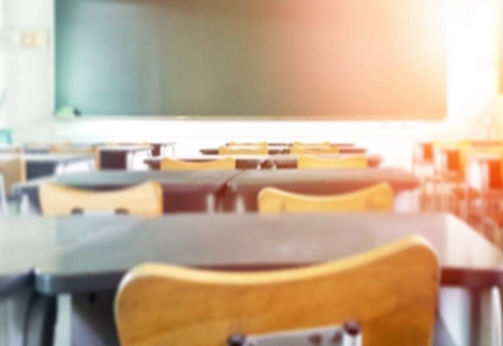  Şcolile au facturi la energie de patru-cinci ori mai mari faţă de anul trecut şi nu au bani de plată