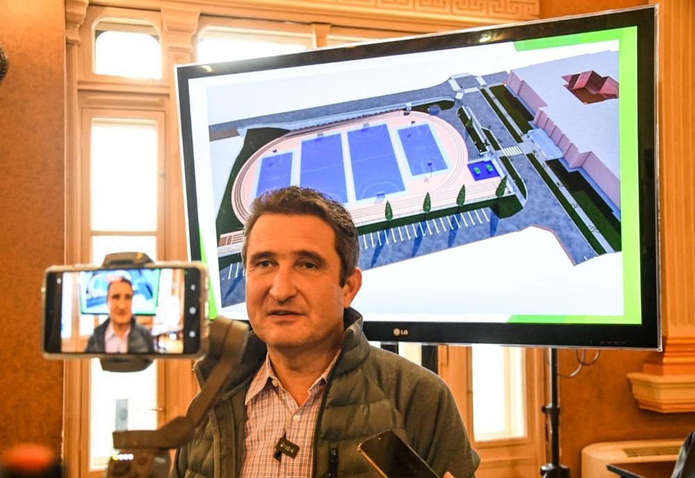 Încep lucrările de modernizare a terenului de sport al Colegiului Național “Moise Nicoară”