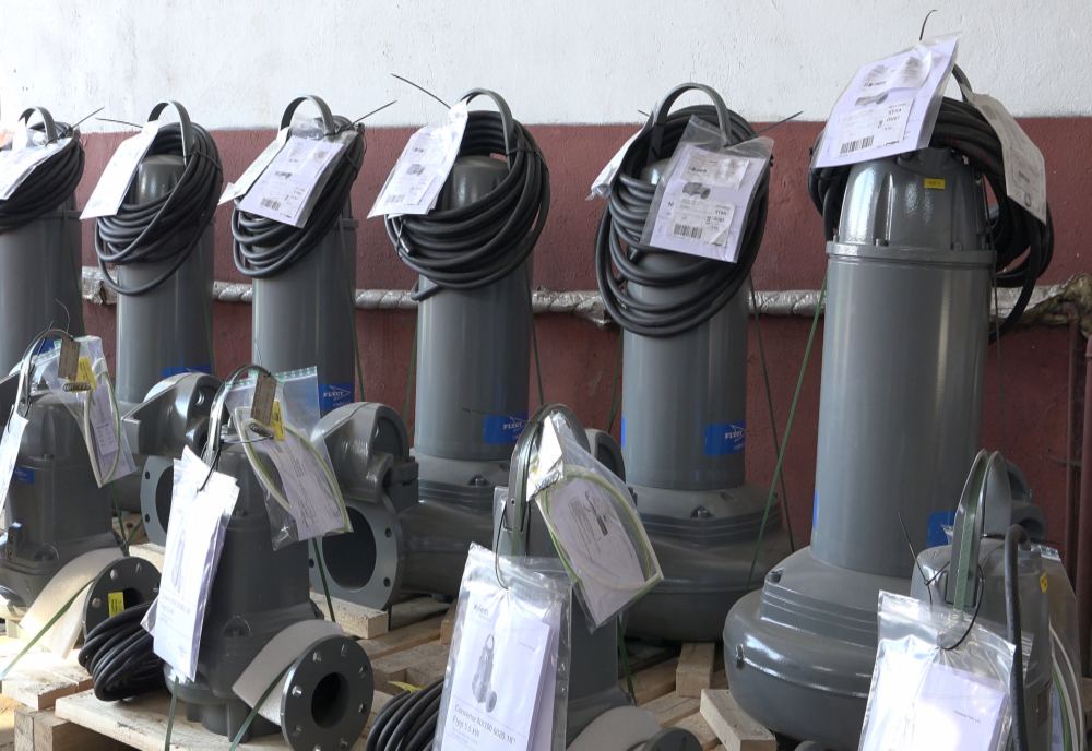 26 de pompe noi vor fi montate la stații de pompare a apei uzate, în Arad