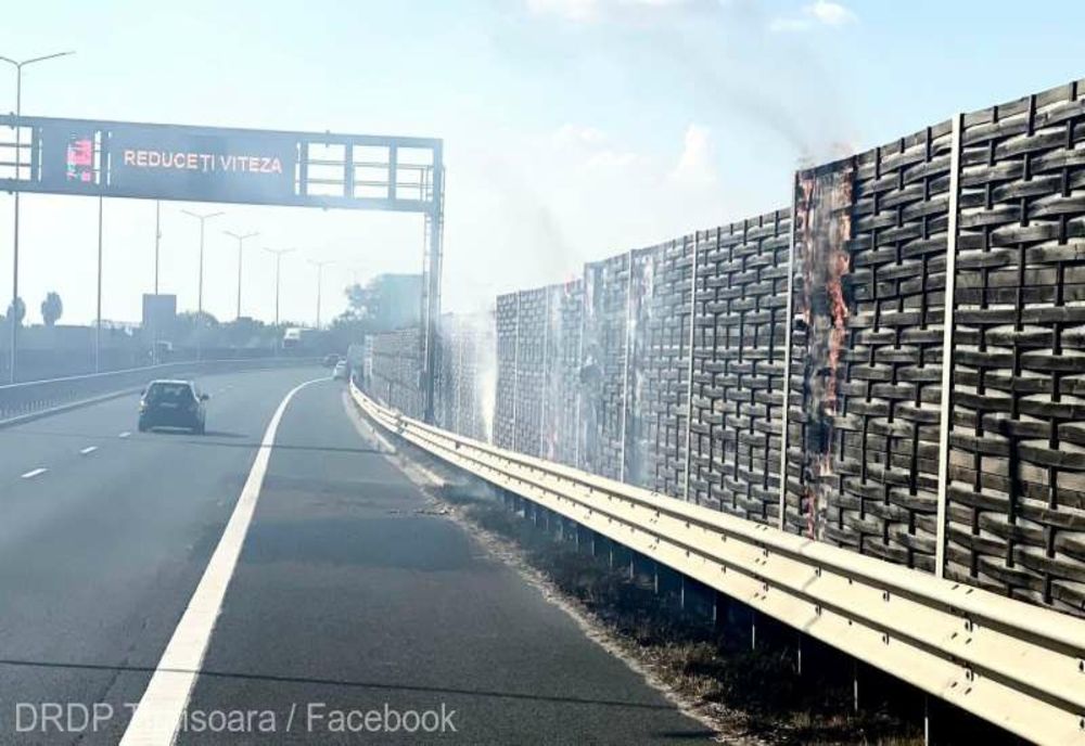 Un incendiu de mirişte a cuprins panouri fonoabsorbante de pe autostrada A1