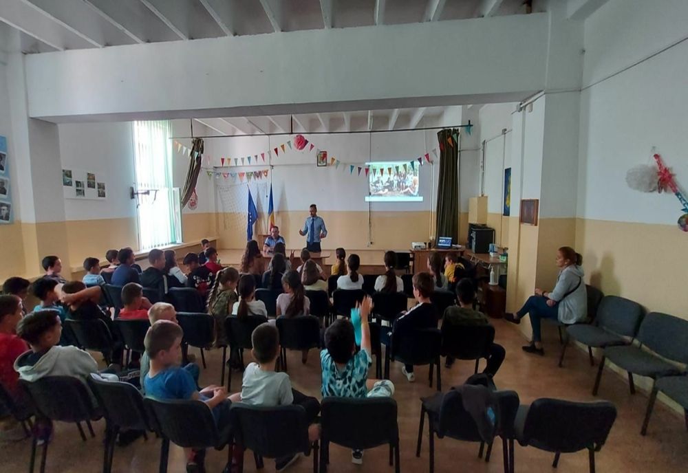 Prevenirea consumului de droguri și a fenomenului de bullying