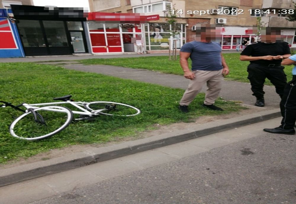 Bătaie în trafic, între un șofer și un biciclist, la Arad