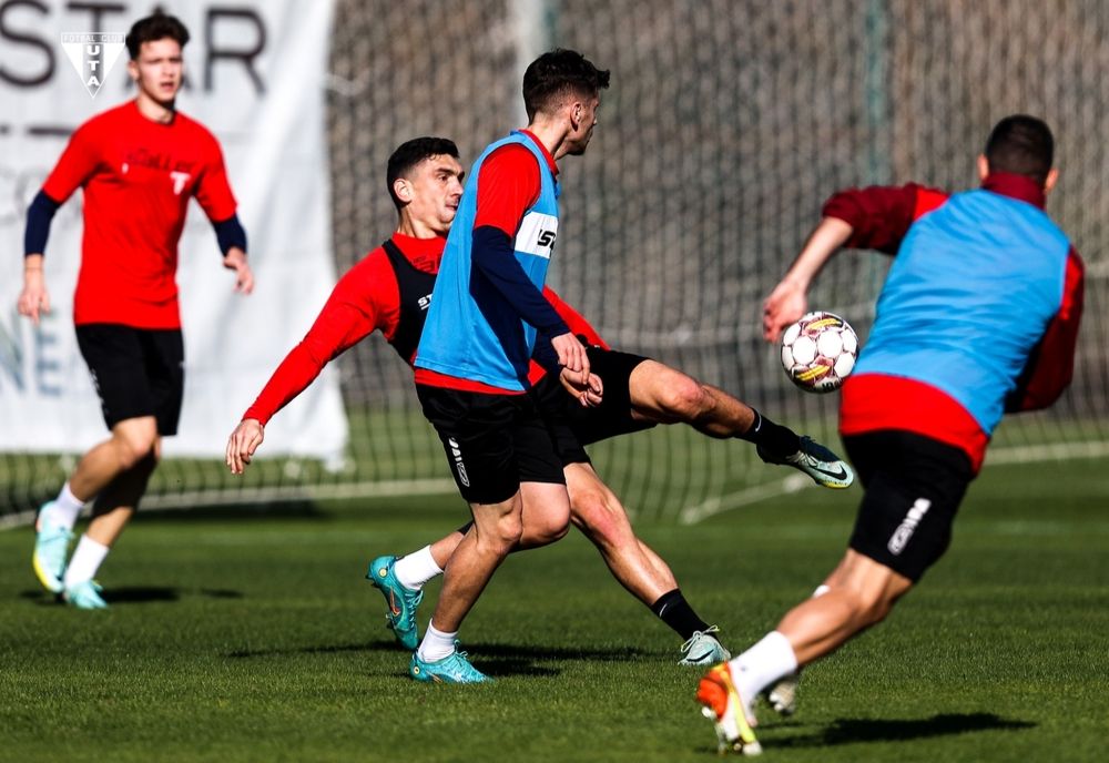 Start în cantonamentul din Antalya pentru UTA