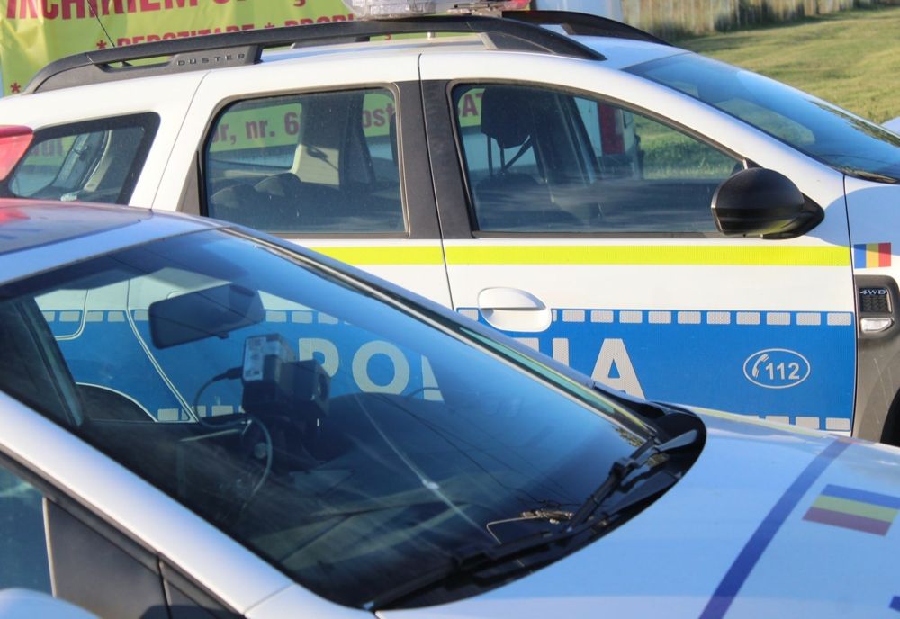 Fără permis de conducere, pentru 4 luni- a condus cu mai mult de 160 km/h, în localitate