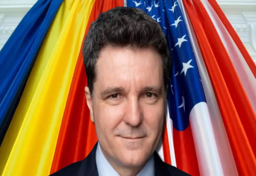 DONALD TRUMP L-A SUNAT PE NICUȘOR DAN