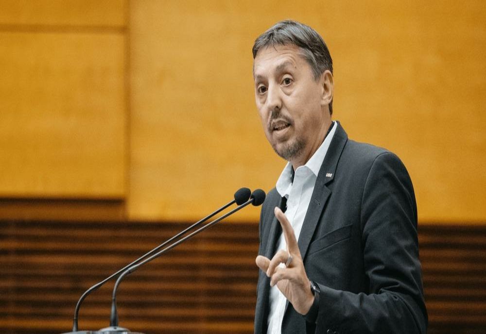 VESTE BUNĂ PENTRU PROFESORI: PRIMA DE CARIERĂ DIDACTICĂ SE VA PLĂTI DIN IANUARIE 2026. MINISTRUL EDUCAȚIEI VREA SĂ FOLOSEASCĂ FONDURI EUROPENE ȘI PENTRU BURSELE STUDENȚILOR