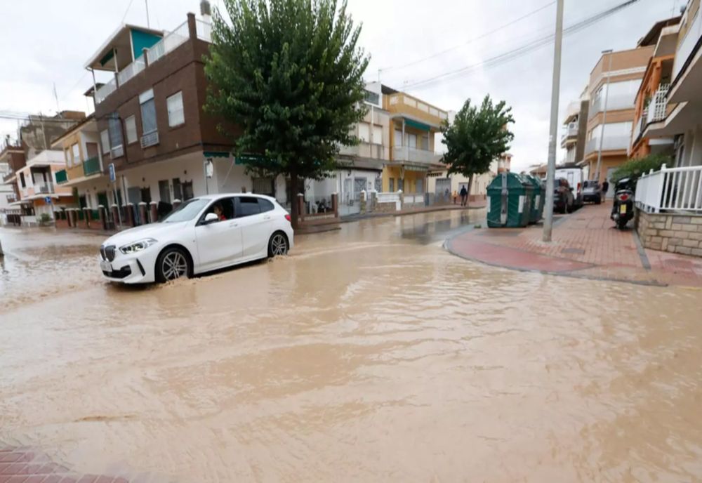 INUNDAȚII MASIVE ÎN SPANIA! MII DE OAMENI EVACUAȚI