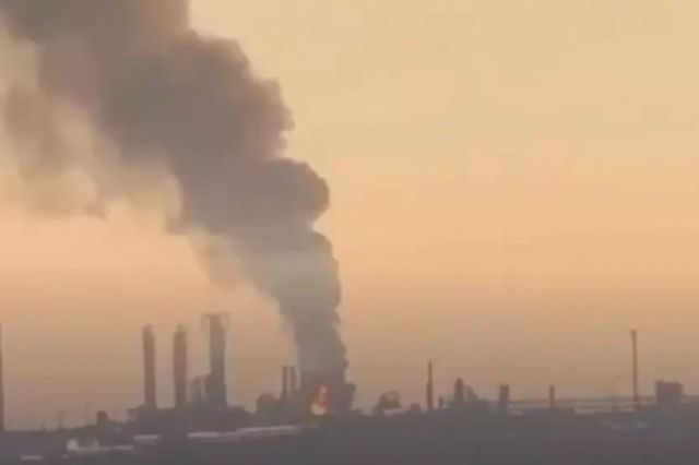 Rafinărie în flăcări în Rusia, după un atac cu drone ucrainene la mare distanță de front 