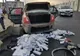 Arad: 2.000 de pachete cu ţigări de contrabandă, ascunse în bara de protecţie din spate şi în spatele farurilor unei maşini din Ungaria, depistate la Nădlac