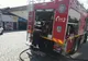 Arad: O maşină şi un tractor au luat foc chiar în mers