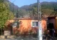 Arad: Casă distrusă de un incendiu puternic. Flăcările s-au extins la vecini