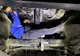 Arad: FOTO VIDEO Presiune pe frontiera de vest. 9 migranți, descoperiți chiar pe osiile unui TIR, în porbagajul unei mașini și într-un autobuz
