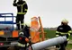 Arad: AUDIO Pericol de explozie pe autostrada vestului: șoferului unui camion cu 140 de butelii de propan i s-ar fi făcut rău la volan și a decedat. Cca 95 de butelii au căzut pe carosabil