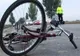 Biciclist de 20 de ani, grav rănit, după ce nu s-a asigurat la intrarea pe un drum principal