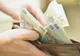Ce salarii ar trebui să câștige românii în funcție de vârstă