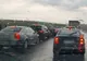 Amendă usturătoare pentru șoferii care stropesc pietonii când plouă