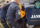 Arad: AUDIO FOTO VIDEO Bărbat de 23 de ani, amendat cu 3.200 de lei, după ce a înjurat și scuipat jandarmii. Era în evidentă stare de agitație